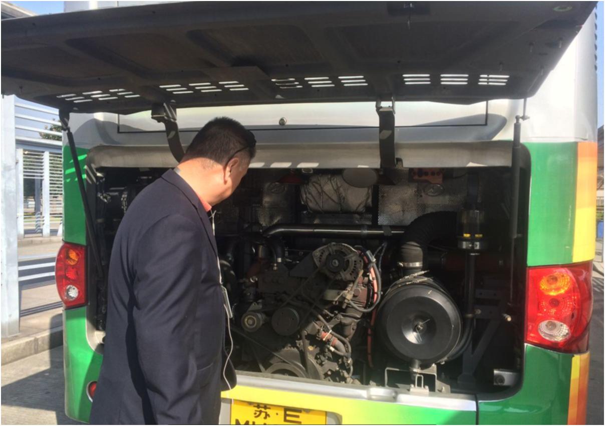 一分開(kāi)展車容車況安全隱患大檢查1.jpg 一分開(kāi)展車容車況安全隱患大檢查1.jpg
