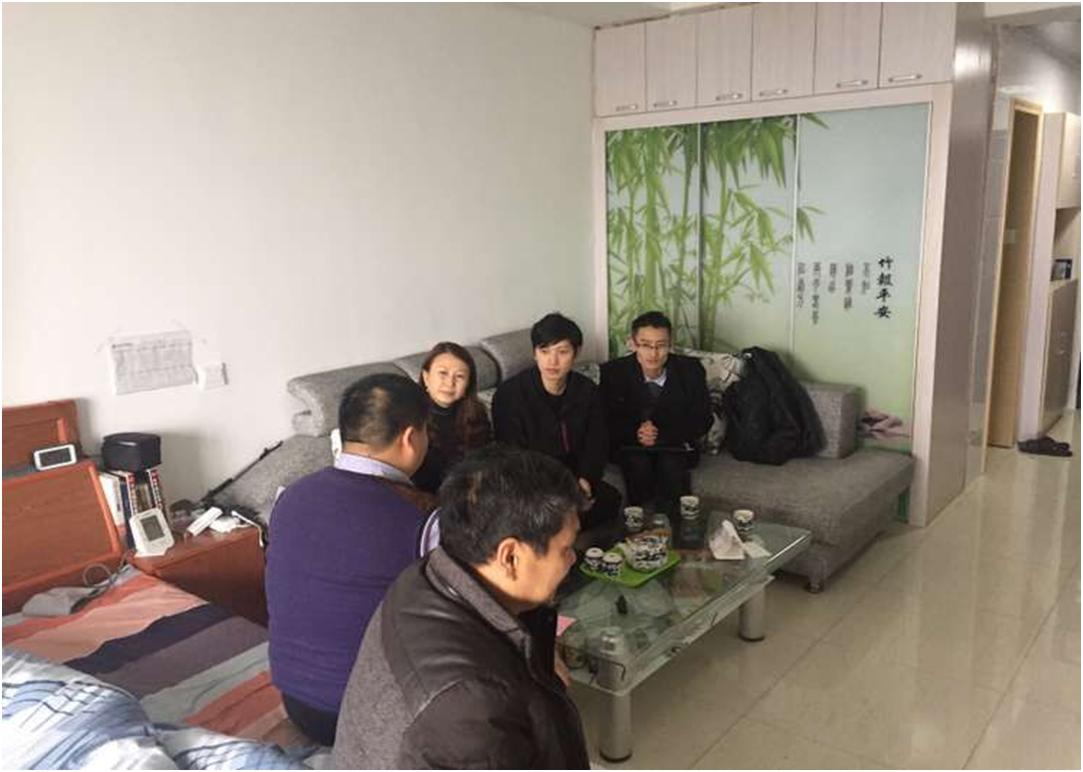 公司工會(huì)走訪慰問(wèn)困難職工.JPG