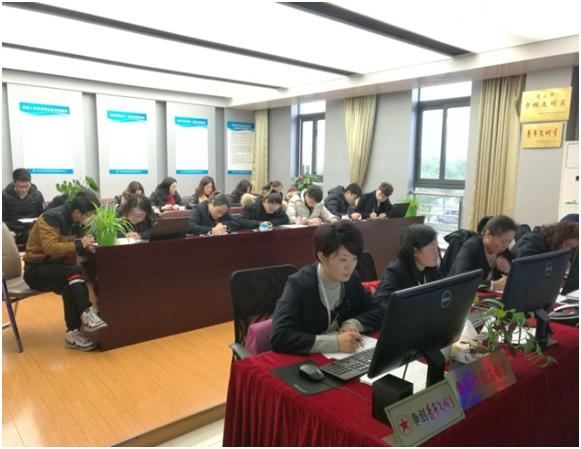 公交調(diào)度指揮中心舉行安全會(huì)議與業(yè)務(wù)培訓(xùn)考試1.JPG