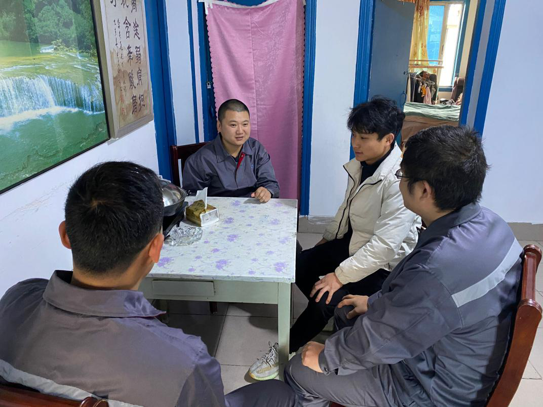 修理洪湖路班組慰問活動2.png 修理洪湖路班組慰問活動2.png